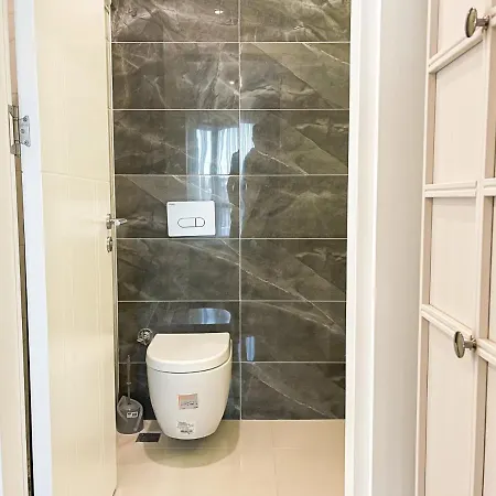 Apartment Near The Sea In Konak Terrace *
